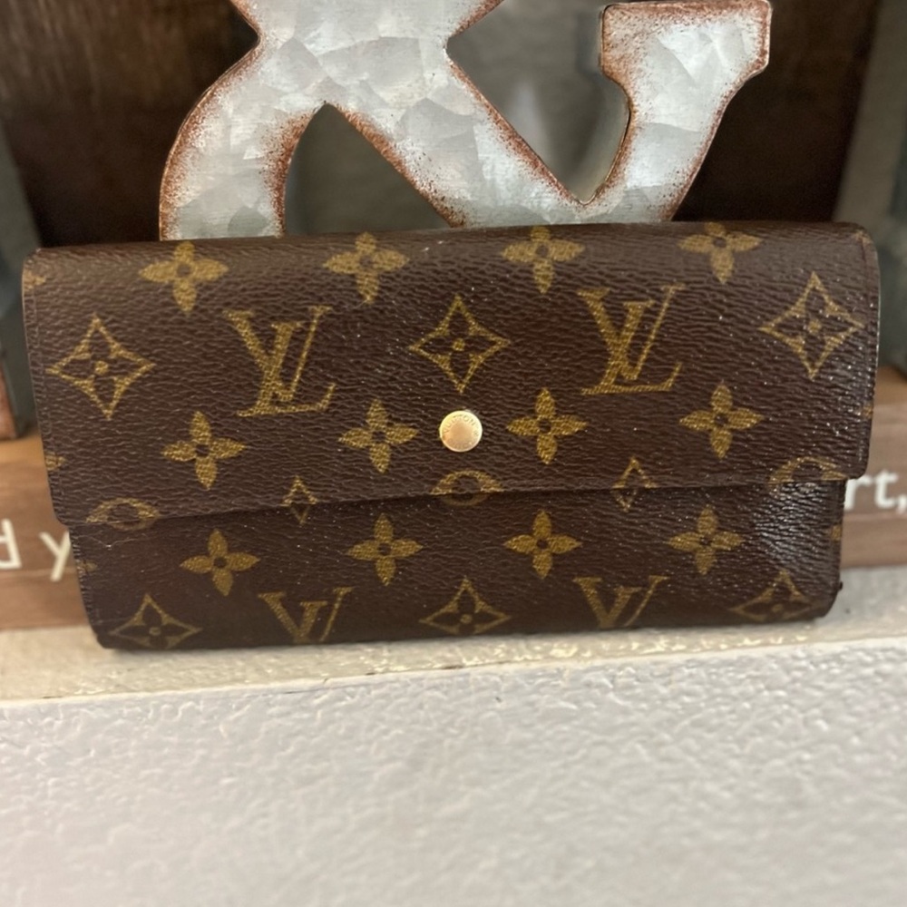 {preloved} Louis Vuitton Monogram Porte Tresor
International Trifold Long